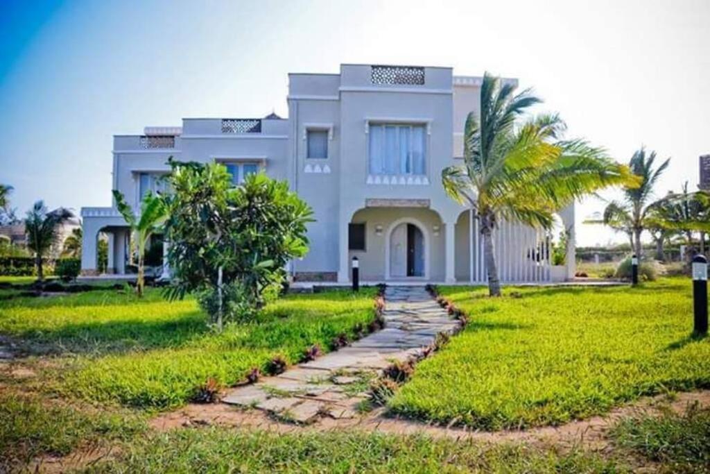 White Villa - Paparemo Beach 瓦塔穆 外观 照片