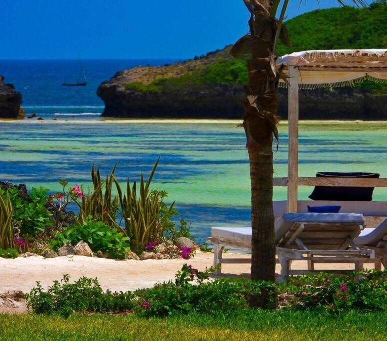 White Villa - Paparemo Beach 瓦塔穆 外观 照片
