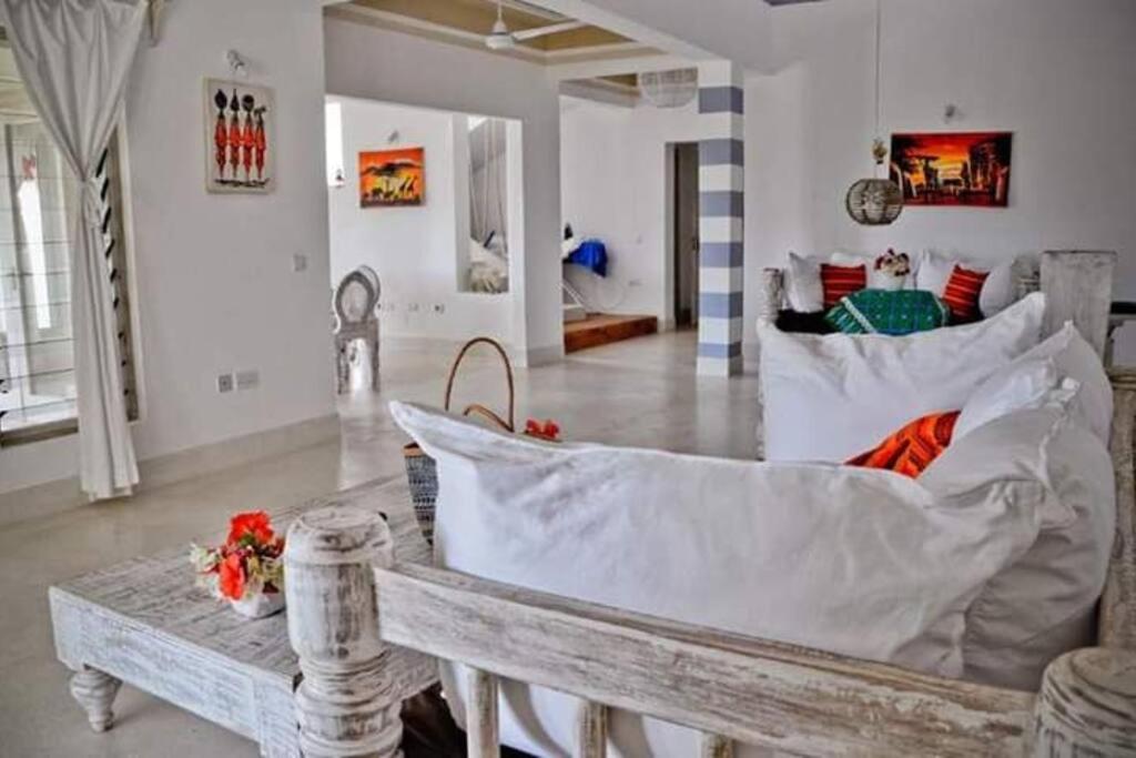 White Villa - Paparemo Beach 瓦塔穆 外观 照片